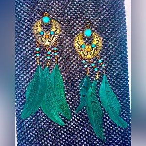 Gorgeous Feather & Stone Dangling Earrings
